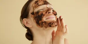 Cómo hacer una mascarilla de café para aclarar la piel